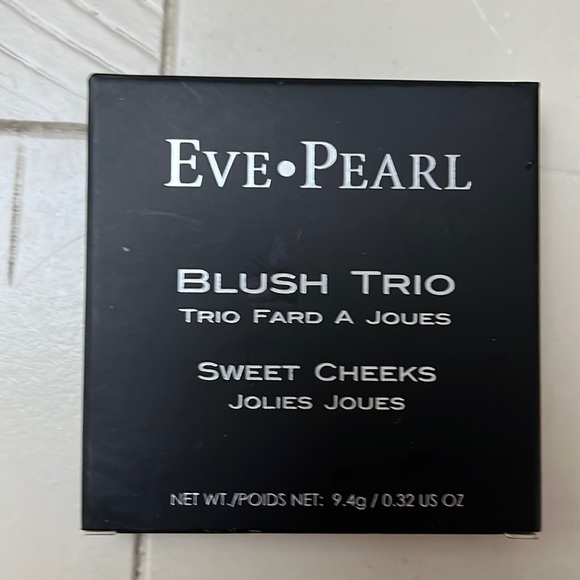 🌼🌸🌷Brand new Eve Pearl Sweet Cheeks Blush Trio 🌸🌼🌷 - Picture 2 of 3